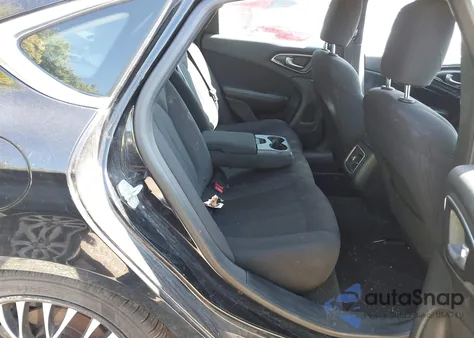 2015 Chrysler 200 Limited из США, поврежденный, VIN 1C3CCCAB2FN588988